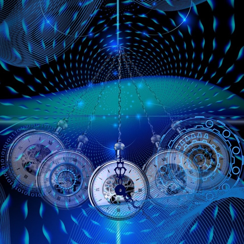 Montre à gousset pendule sur fond bleu